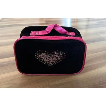 FEKETE bársonyos strasszos szívecskés belül rendezős Kozmetikai táska neszesszer