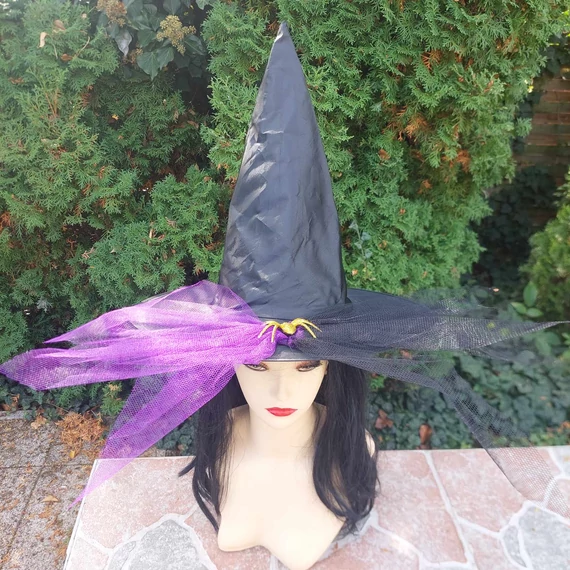 Halloween fekete-lila tüllös-pókos boszorkány kalap arany pókkal