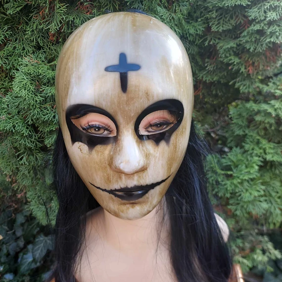 Halloween varrott szájú keresztes maszk