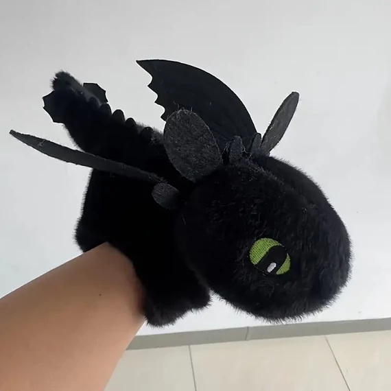 FEKETE Éjfúria plüss figura csuklóra 23cm
