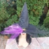 Kép 3/5 - Halloween fekete-lila tüllös-pókos boszorkány kalap arany pókkal