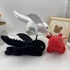 Kép 8/9 - FEKETE Éjfúria plüss figura csuklóra 23cm