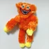 Kép 3/5 - Huggy Wuggy Poppy Playtime plüss figura 20cm NARANCSSÁRGA